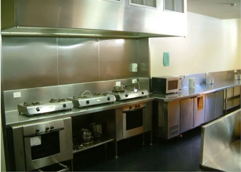 Base Brisbane Embassy Hostel