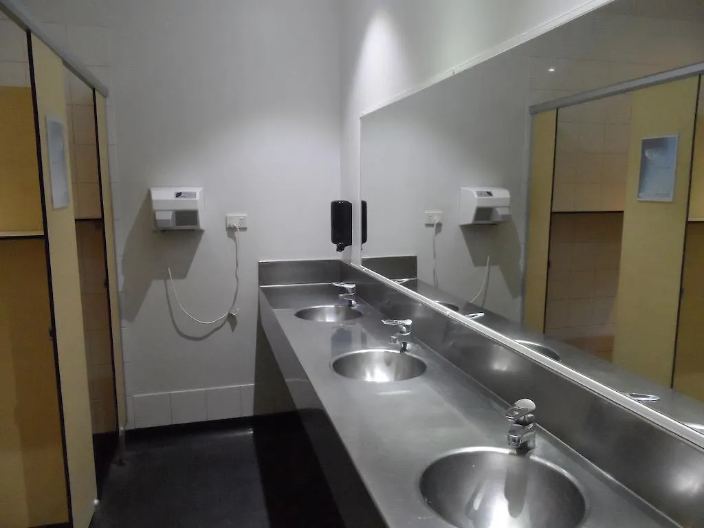 Base Brisbane Embassy Hostel