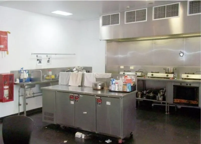 Base Brisbane Embassy Hostel