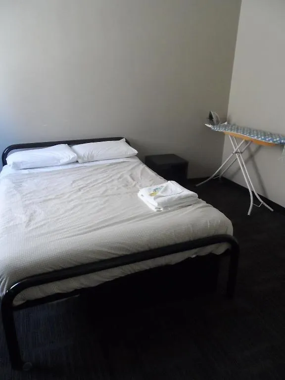 Base Brisbane Embassy Hostel